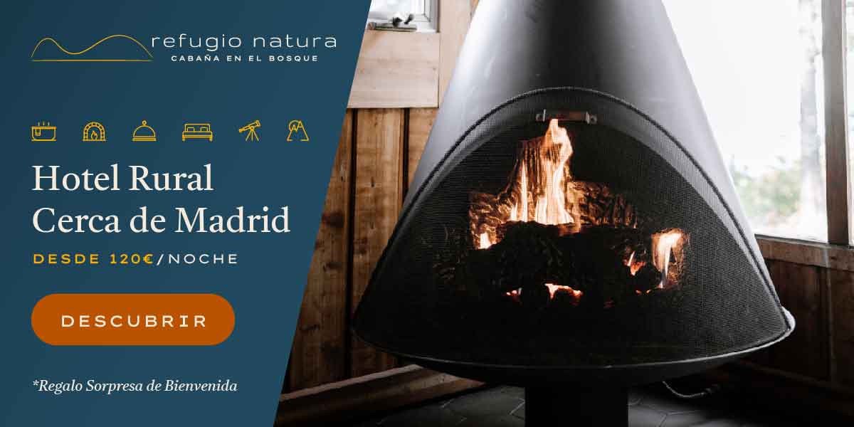 La cálida chimenea de un hotel rural cerca de Madrid encendida