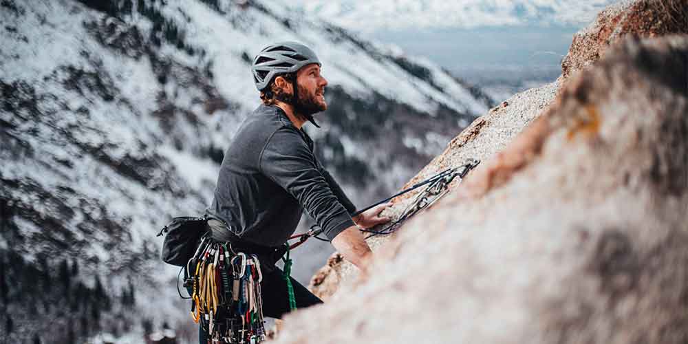 Una experiencia de escalada guiada es uno de los regalos para parejas más divertidos y apasionantes para quienes quieren practizar este deporte