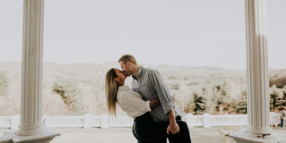 Una sesión de fotos profesional es uno de los regalos para parejas más únicos, emotivos e inolvidables